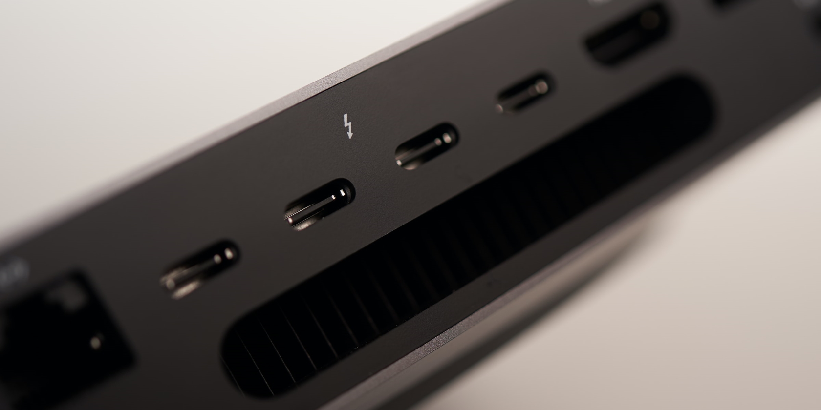 Mac mini ports